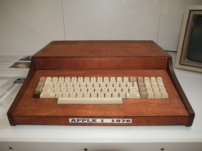 Apple-1 Computer sold in auction